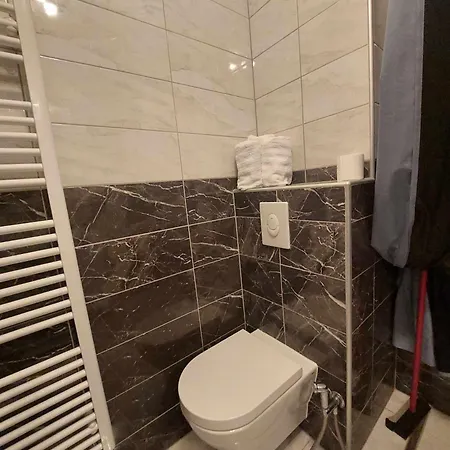 Apartman Adi Апартаменты Яйце